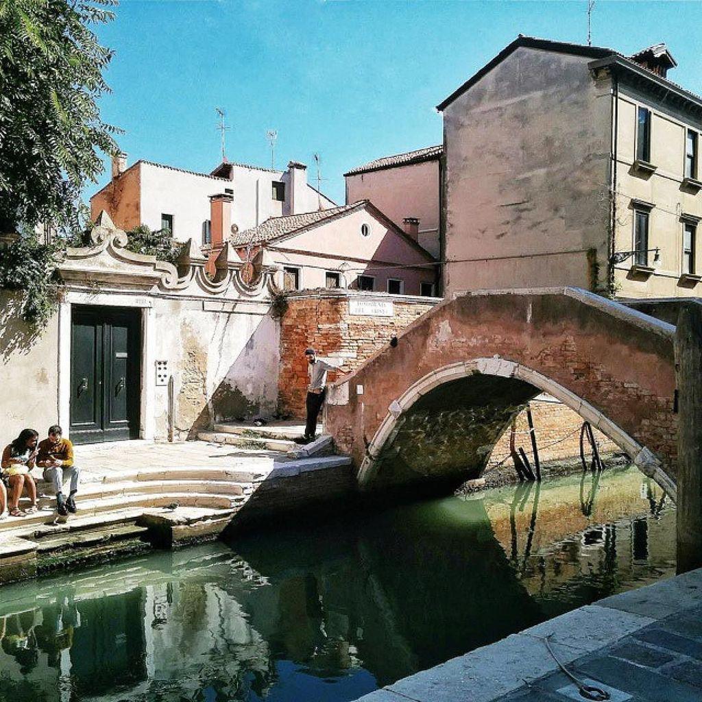 veneziaunica's tweet photo. A new photo on #instagram, enjoy #Repost @psychodreaming
・・・
Unaware protagonists of this bright stage during #veni… http://t.co/shPJ1uUfqB