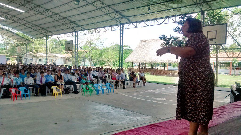 Melbin77's tweet photo. Hna. Sara de Bullón nos honra con su visita y da mensaje de esperanza en la Iglesia Universitaria Villa Unión. http://t.co/o2CLH5m0Hn