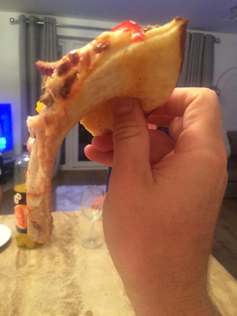 willroberts157's tweet photo. @pizzahutuk what a flop! #0quality #soggybottom http://t.co/YDvcx418D1