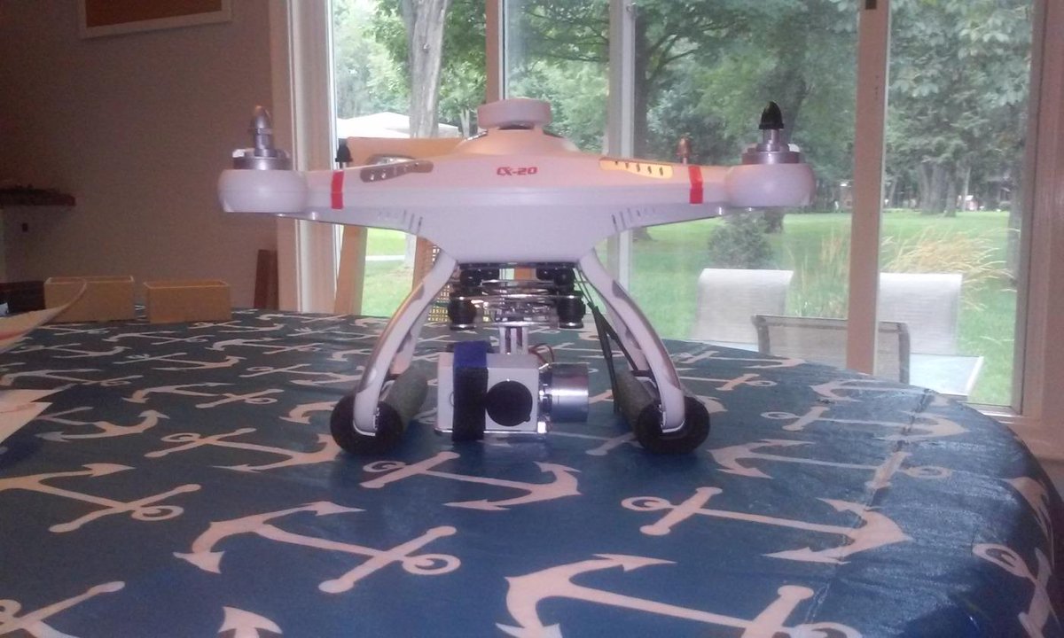 FlyingRobotsMI's tweet image. Need to put thicker skid pads on it to keep from landing on the camera but I think this set up will work.