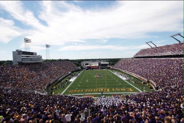 collegebracket1's tweet photo. Best College Football Atmosphere
-Championship Match-
RT for East Carolina, FAV for Ole Miss http://t.co/rOMxSXlFms
