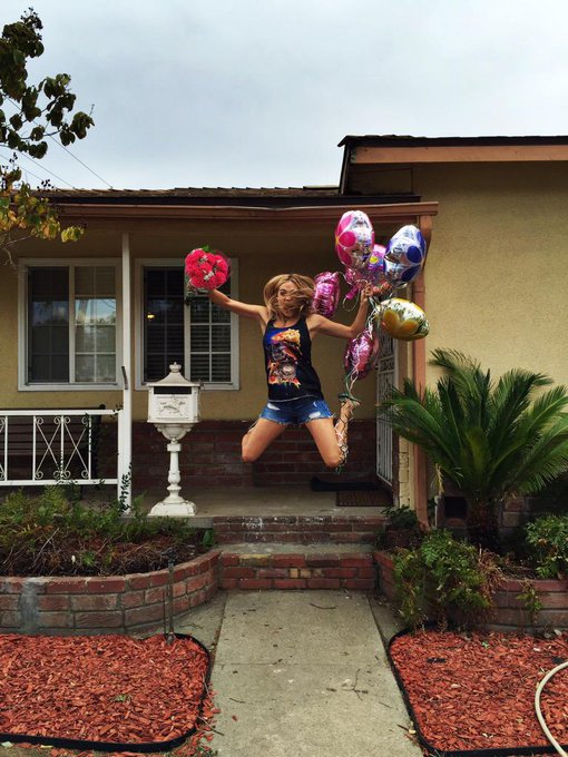 ITS MY MF BIRTHDAY WEEKEND!! http://t.co/FFPyNj5caH<a href="/tag/wot"class="tags"><span>#wot</span></a><a href="/tag/wglna"class="tags"><span>#wglna</span></a>