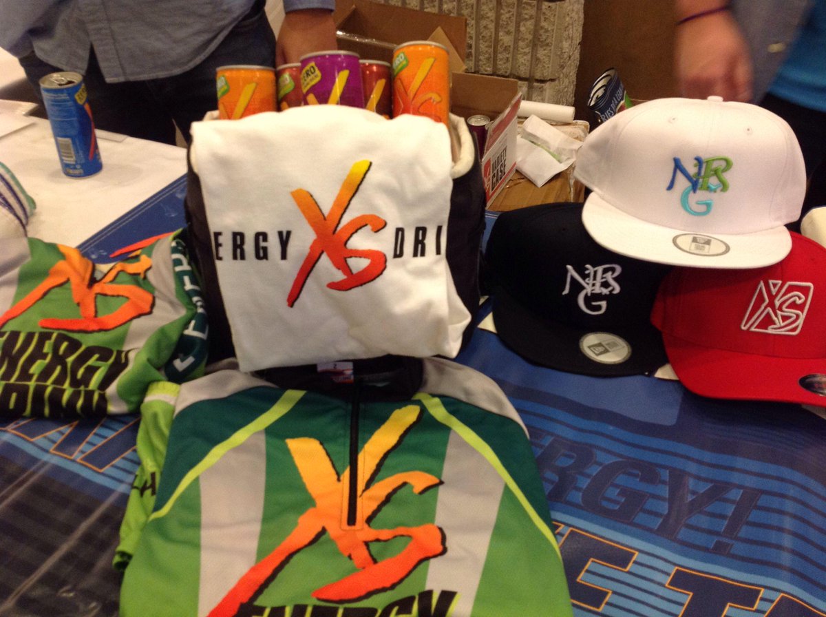 AmwayCanada's tweet image. We are PUMPED for the #AmwayACE XS party at 7 pm! Dance the night away and win prizes!