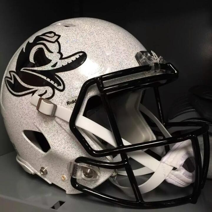 Forswags's tweet image. Oregon's whiteout unis for tonight 😍🔥