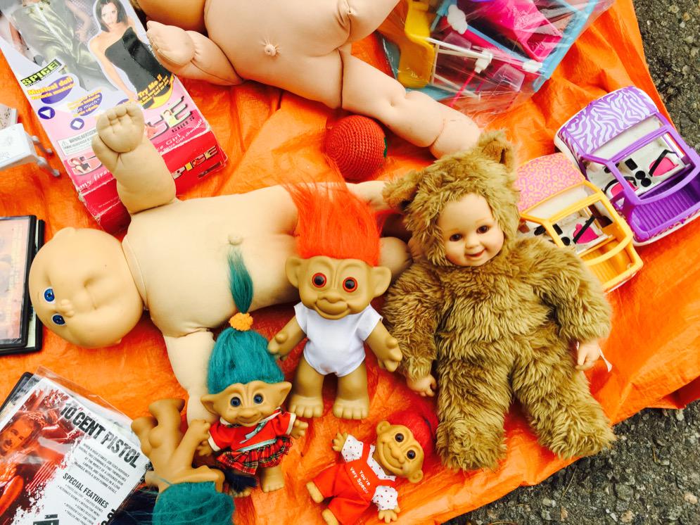 WeDropThing's tweet image. Meanwhile, back at the ranch...