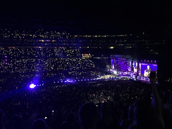 lasgrowns's tweet photo. El estadio durante DFWYB❤

#OTRABoston http://t.co/s7kbB9gUux