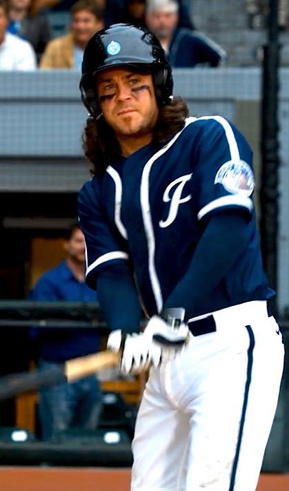 ChrisKaneFanPag's tweet photo. hot damn @ChristianKane01  playing baseball. would you let him get to 3rd base? http://t.co/1C00FCJNLg