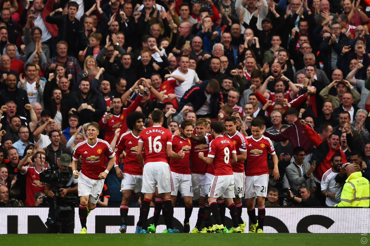 ManUtd's tweet photo. Not a bad way to spend a Saturday! Relive #mufc's 3-1 victory v Liverpool in our match report: http://t.co/6xc0AJoM51 http://t.co/a0FUJdirjO