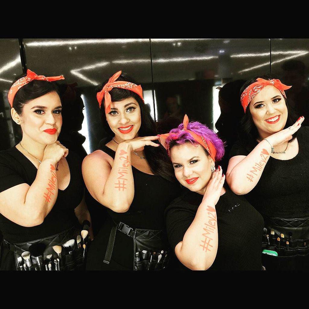 BodfordVe's tweet photo. #vivaglam #mileycyrus #mac #macys #pr #sanjuan #beauty #plazalasamericas #collection #limitted http://t.co/1Yt1GuISZ9