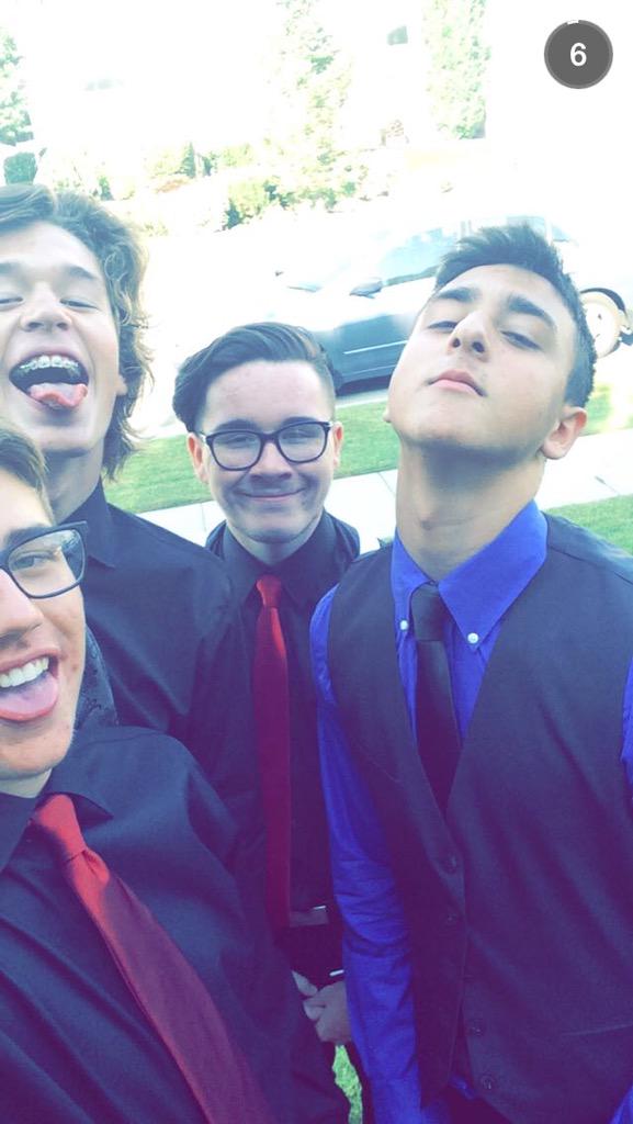 sethglade's tweet image. When all your friends are at Homecoming... #mormonproblems