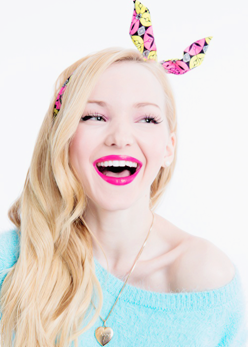When I look at that smile, makes me feel that <a href="/DoveCameron/">Dove Cameron</a> is close to me 😍❤️‍