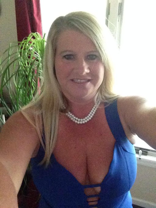 👅👅❤️😋headed out to the club to party with some hot friends http://t.co/z7A5YuIAQj