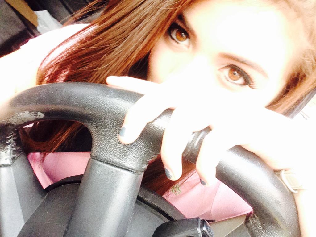 _valeriasolis's tweet photo. No quiero manejar mas 😫😫 exijo un chofer! 😰😰 http://t.co/EgekxulxI7