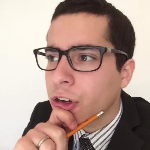 Benkoen64's tweet image. macedonialali: When the classroom is full, but the teacher chooses you to read 😫 #StudentP… vine.co/v/O19P0LHw9h9