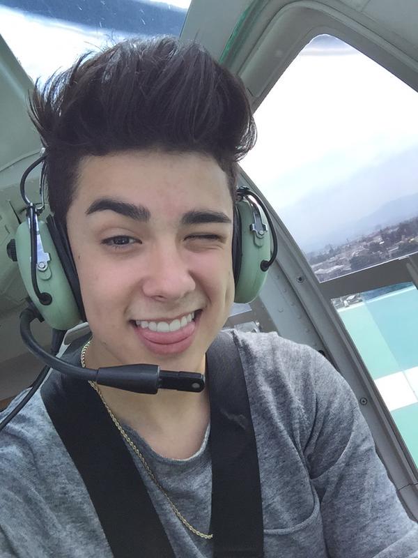 sweet_dxmon's tweet image. Cuantos pactos con el diablo debo hacer para que @mariobautista_ me siga?
-Fav si te sigue
-Rt si no te sigue