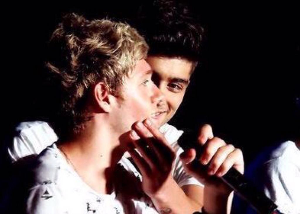 sepviraa's tweet photo. HAPPY BIRTHDAY MA LOVE MA HUSBAND MA NANDO'S  MA HEART. LOVE U BABE😘 

#HappyBirthdayNiall 

@NiallOfficial http://t.co/rcWMhKst54