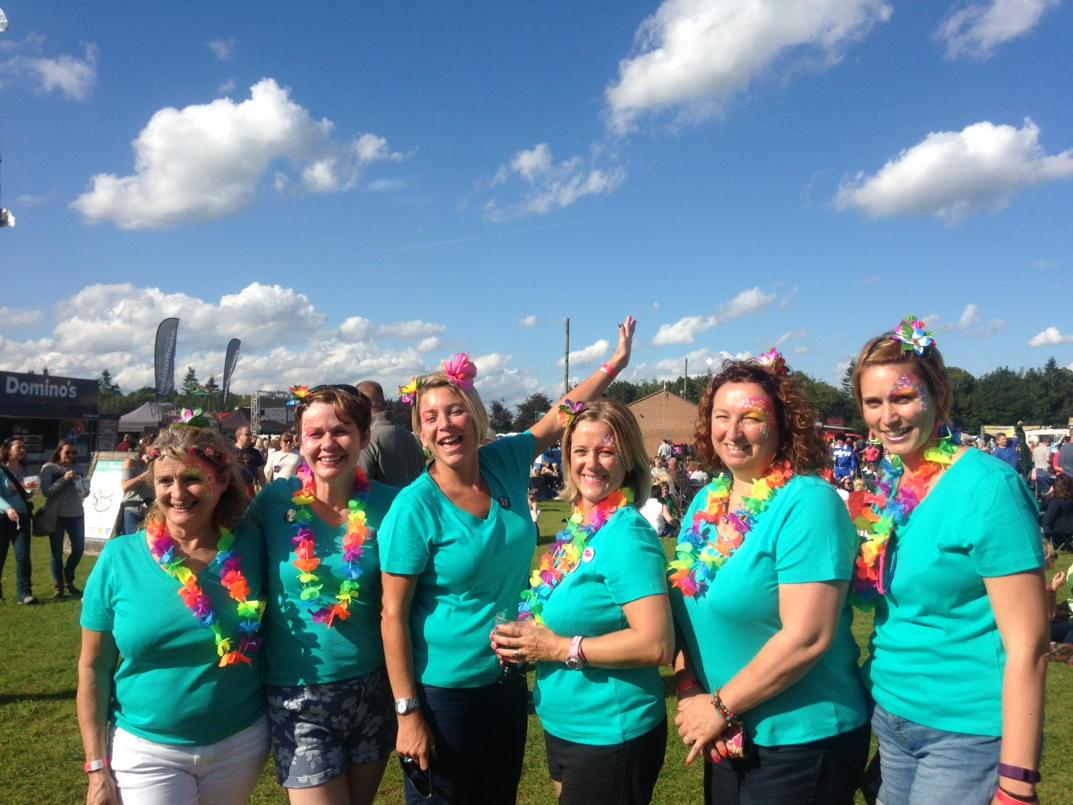 Pappleart's tweet photo. Come &amp; get painted &amp; sprinkled with glitter today like these lovelies from Margate 😍🎨🌈@reloadfest @theshowground http://t.co/txWRigyPO3
