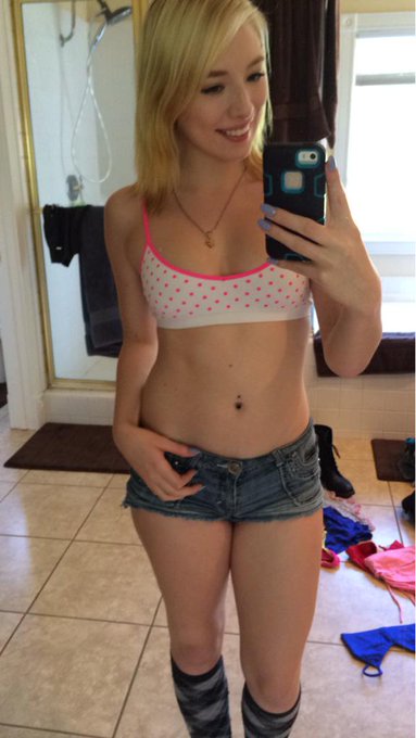 Polka dots and argyle? #teen #shootready #blonde #fit #selfie #SexySaturday #teenbabe http://t.co/M3