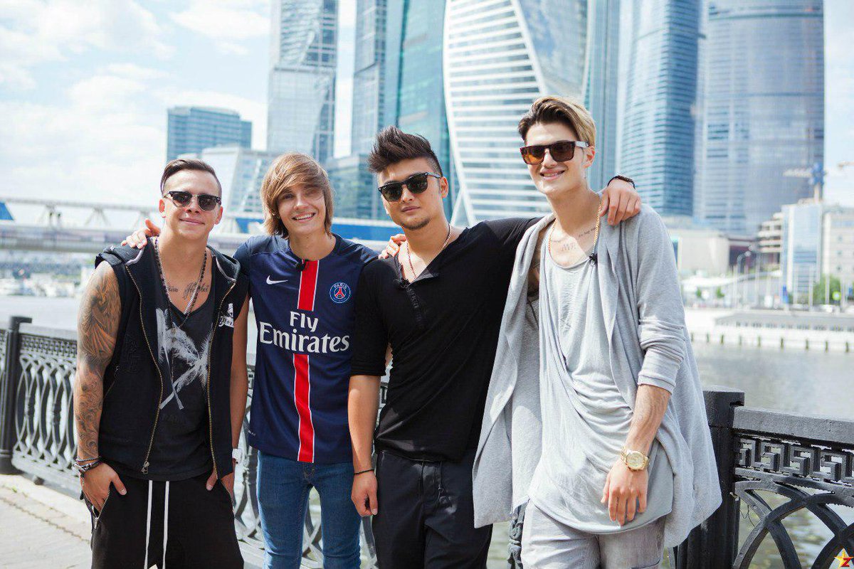 The fratellis. Группа the fray. Группа которая поедет на. Группа анимал джаз фото. Группа pentatonix.