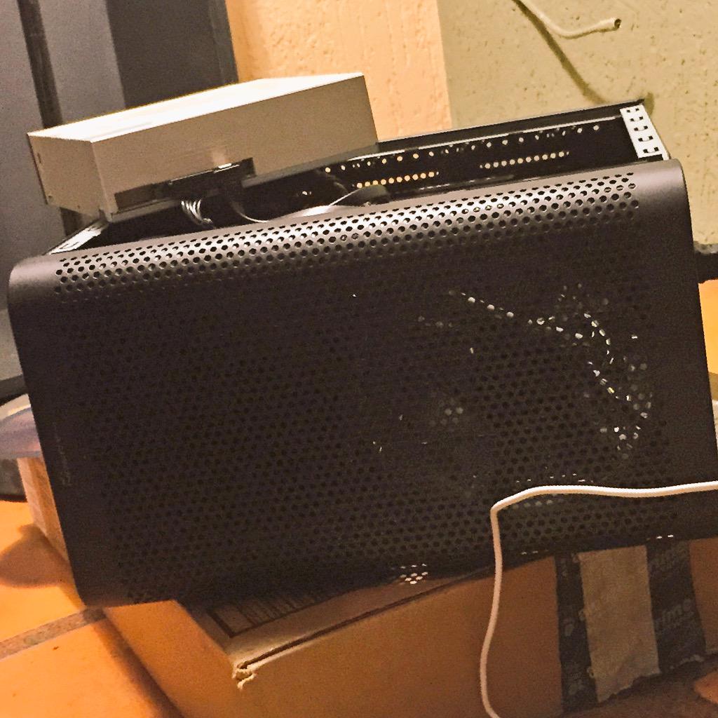 neoorganik's tweet image. Aqui casual, armando una Mini (ITX) con un amigo en #sabadotech