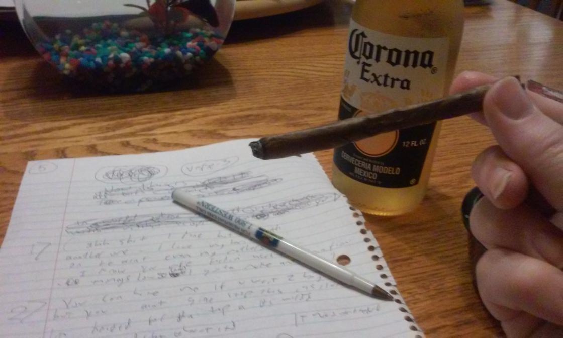 dobad415's tweet image. Back on my latenight grind #PenGame #Lyrics #Blunts #Beer