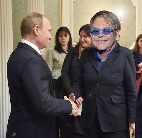 ukcomments's tweet image. Elton John has more balls than a politician!
theguardian.com/world/2015/sep…