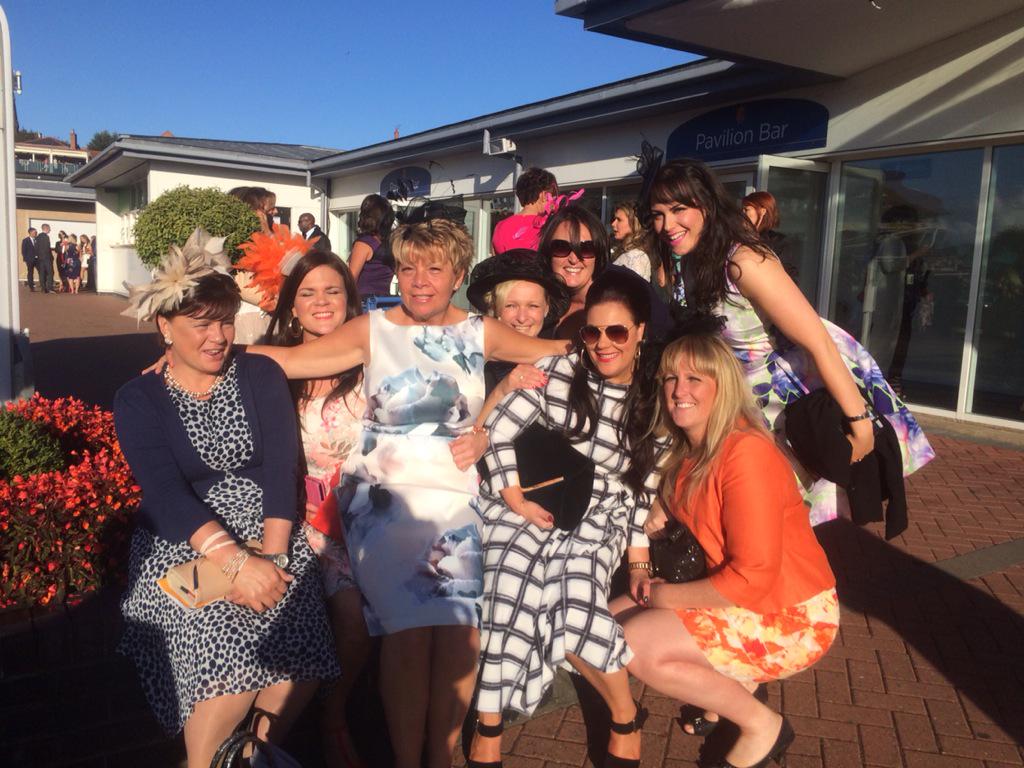 chettondrive's tweet photo. Gr8 day at the races!!! Celebrating Tracy hen do!!!! http://t.co/yZ3solg99z