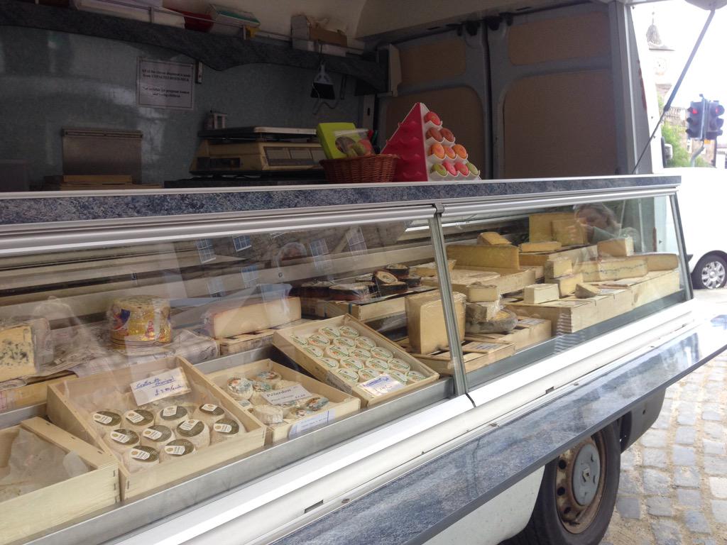 CheeseeP's tweet image. At Stockbridge market until 5pm!
Lots of French cheeses and macarons and many other things!