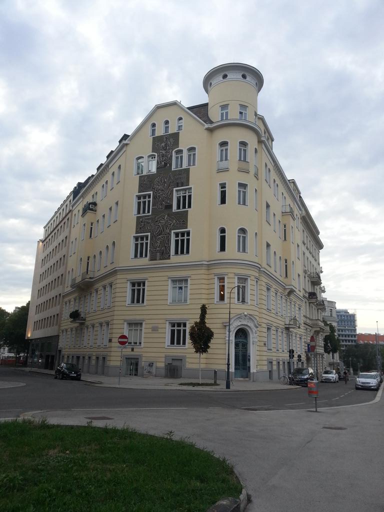 #ohw15

These locations are NOT SUITABLE for WHEELCHAIRS:
 #Bridgeclub by #AdolfLoos &amp;
#Laenderbank by #OttoWagner