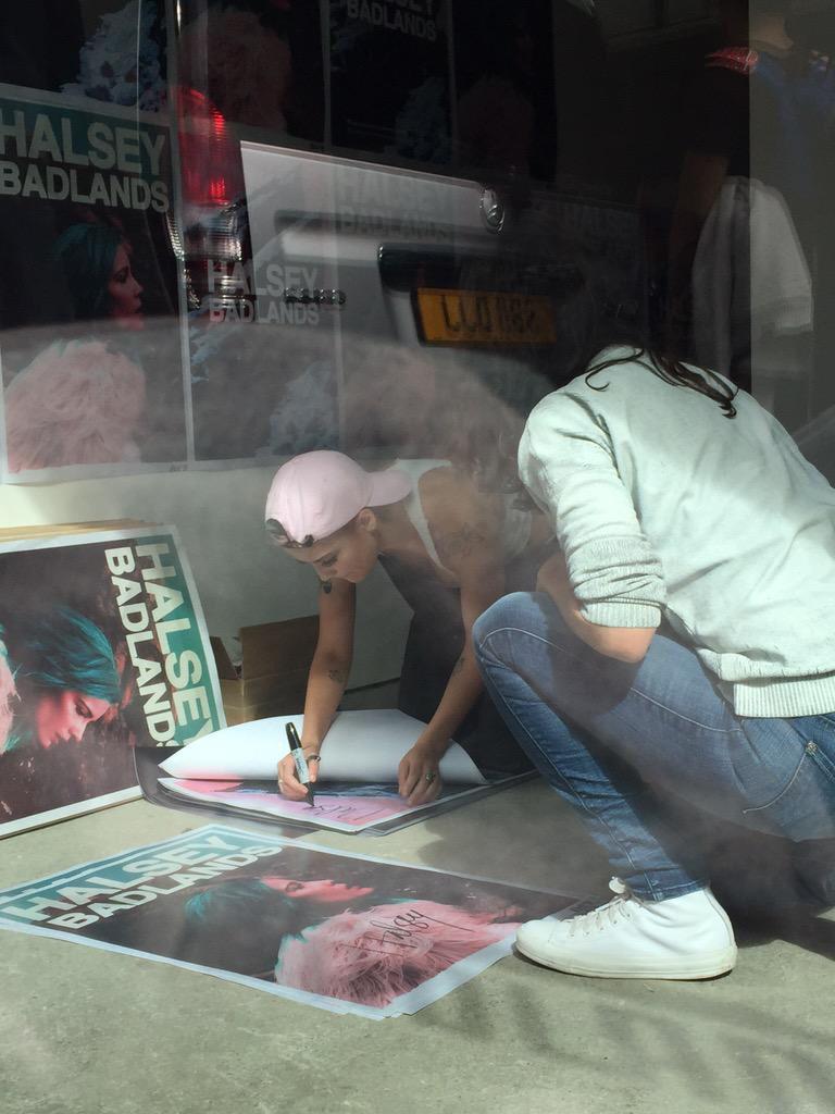 Halsey is currently inside Bleach signing things for fans. #BADLANDSHair