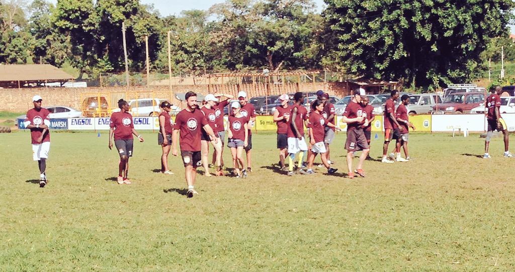 UgandaUltimate's tweet photo. LOOKKING FIERCE. POST HALF TIME HUDDLE. #halftime #frisbee http://t.co/NKx9D0SFcM