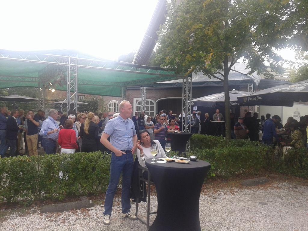 Daar bij die molen. ...t swingt weer. Heerlijk