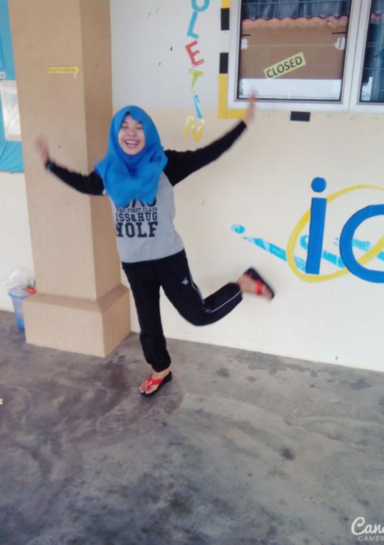 NasrunHaniff's tweet photo. fav girl , Aqilah 😘 http://t.co/FdZ26nJRKp