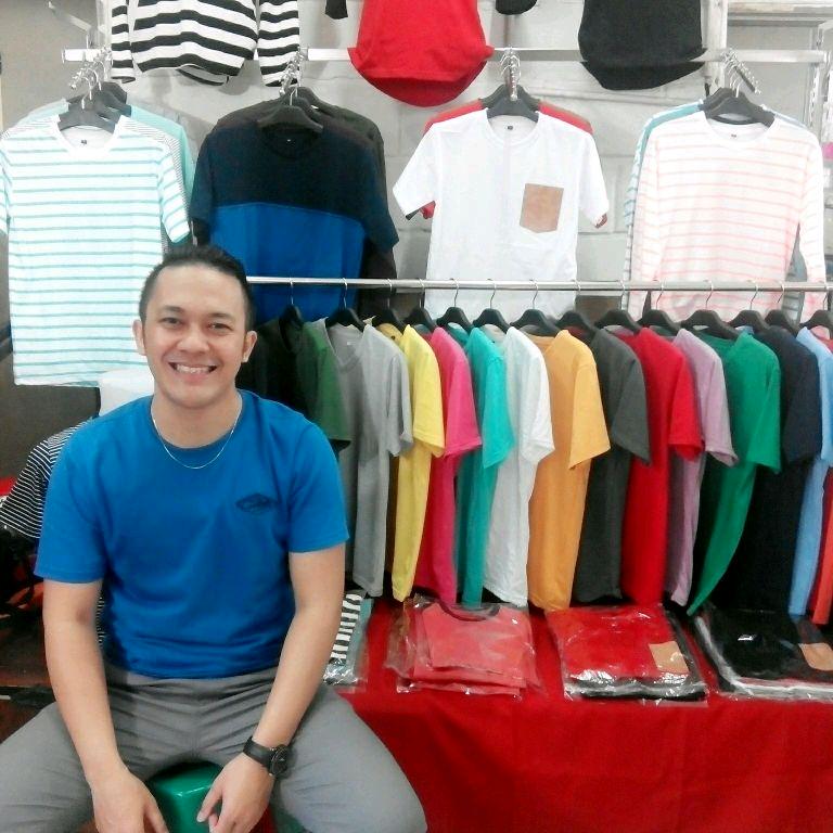 Teman sahabat yg minat join jd reseler dan cod untuk liat sample kaos polos. Silahkan 082127601670 eginova