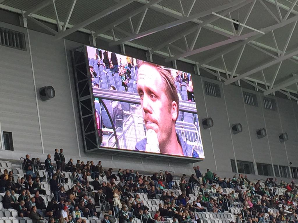 Just nu på Nya Söderstadion: handbollstruppen presenteras i halvtid!