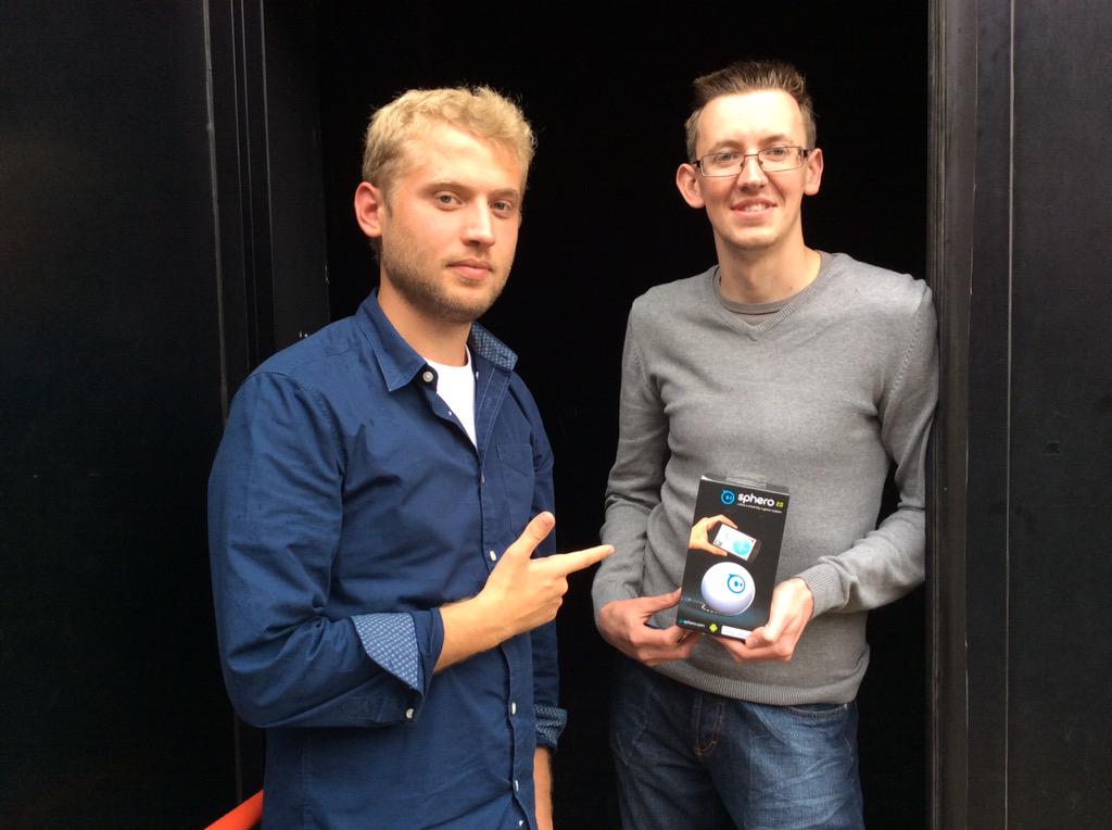 Le duo de #CM de légende du pong du #NOWTech <a href="/MikeDelcuve/">#MikeDelcuve</a> &amp; <a href="/RemLec/">Rémy Lecomte</a>  #Sphero