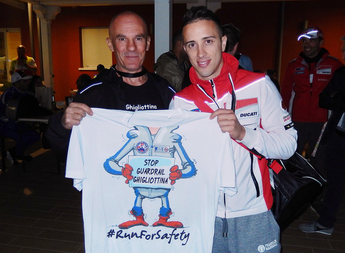 RunForSafety's tweet image. Anche @AndreaDovizioso è con #RunForSafety.Tu cosa aspetti?Firma chn.ge/1UysY8R  #Amionlus e #ClinicaMobile