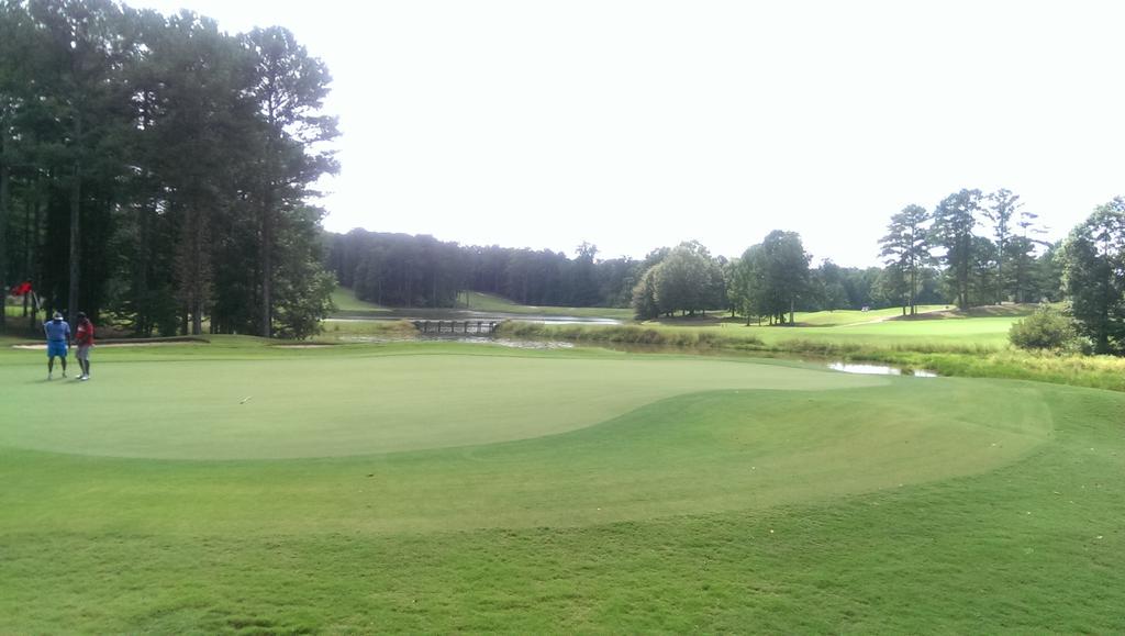Lloyd_D_C's tweet photo. 8th green @ beautiful Trophy Club of Atlanta......446 to green, on n 2, walked off with a par http://t.co/TYbDEsnaNu