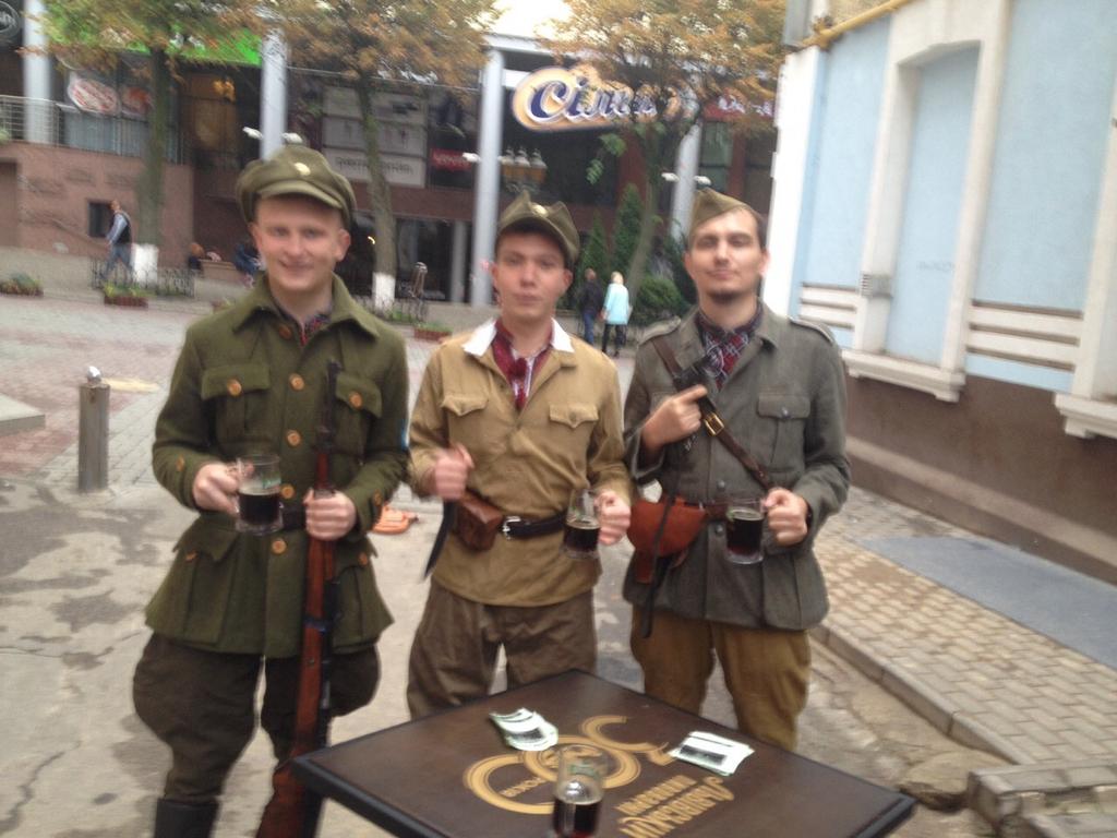 sys_ua's tweet image. #Вінниця зараз. Приходьте на Євпропейську площу, отримайте запрошення на реконструкцію на ставці Гітлера