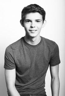 Happy Birthday to Robbie Kay (20) 