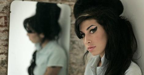 Hear a teenage Amy Winehouse sing a soulful \"Happy birthday\" rendition  