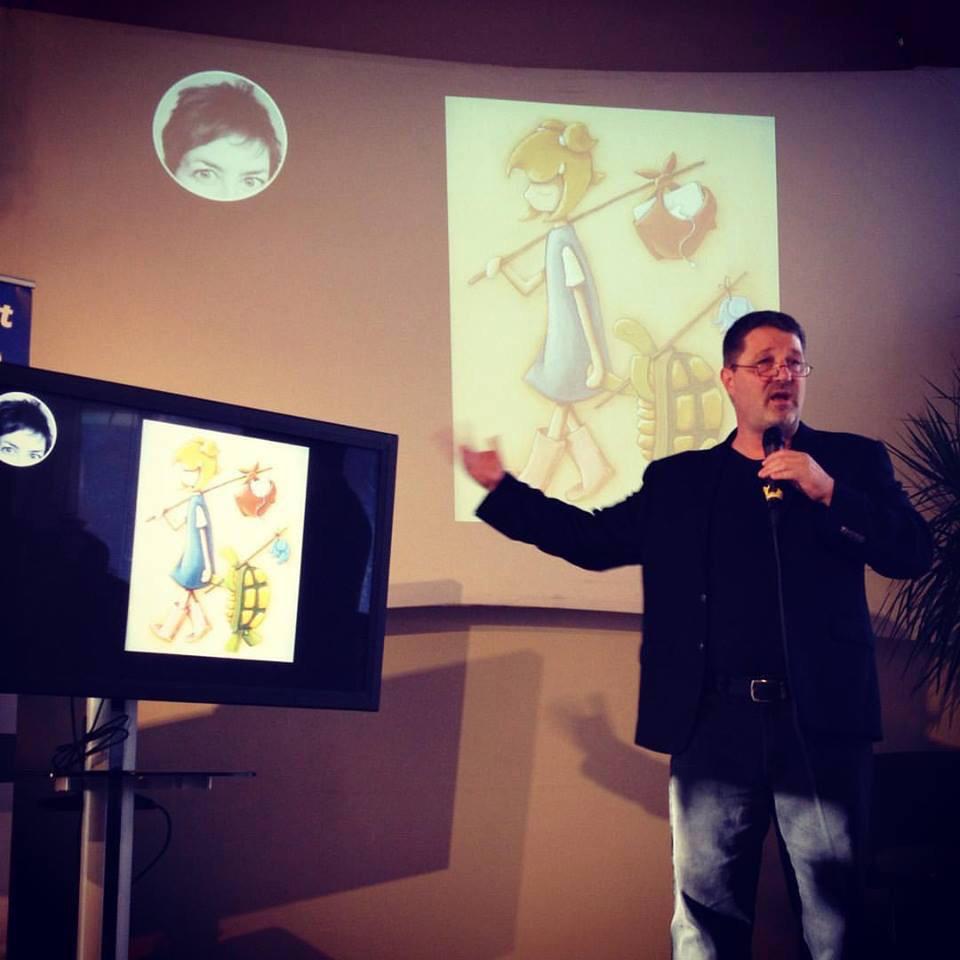 MikD's tweet image. .@CalEvans, in his closing keynote, unveiled &quot;Nomad,&quot; his #ninjagrl commission for @NomadPHP. #pnwphp #seattle