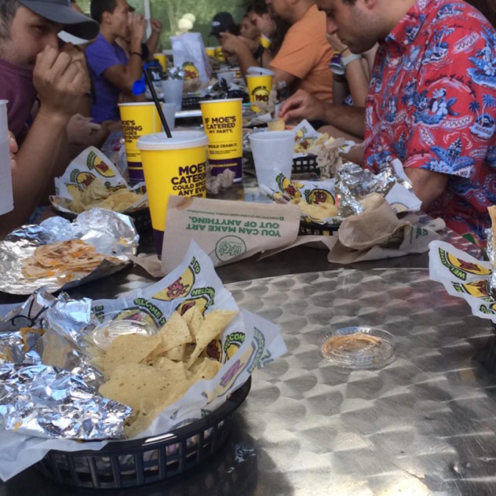 DebbieSawyer94's tweet photo. There is no other group of people that I would rather spend a Sunday lunch with  @Moes_HQ @getstealz http://t.co/A23Mvp7n21