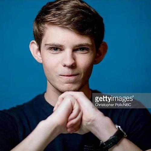 Happy 20th birthday, Robbie Kay!   