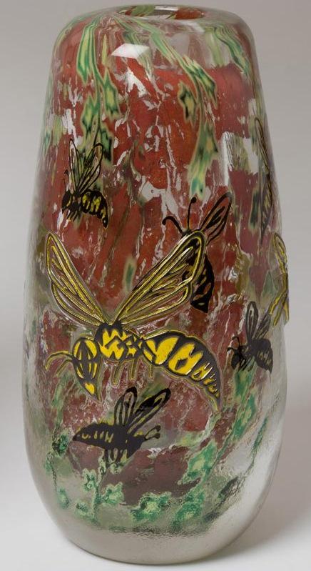Glass_museum's tweet photo. History of BHGM 2000 Joye Colbeck occupies glass studio, makes Wasp Vase http://t.co/wR9iCv64Bp #BHGMemory http://t.co/VvOD5hc4xN