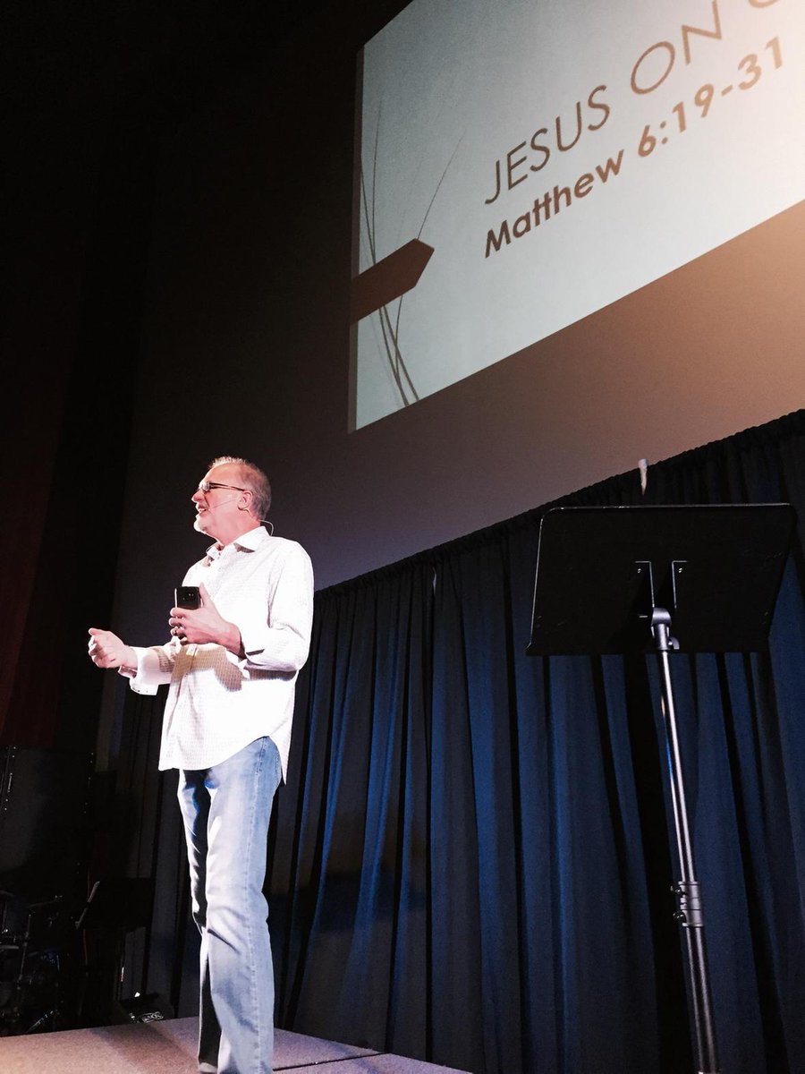 victorybayarea's tweet photo. @kyork preaching at @victorybayarea on "Jesus and Generosity" http://t.co/IZ1ZhLTVTm