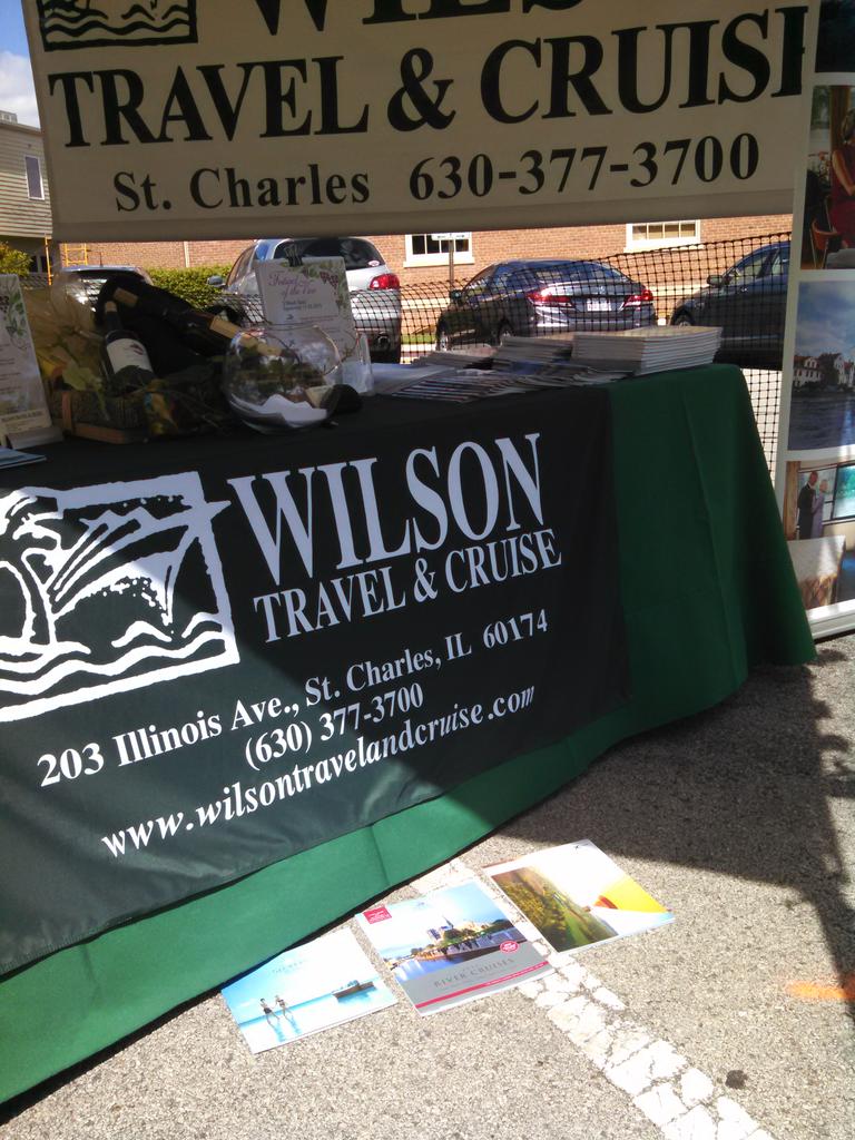 Beautiful day talking travel at Geneva wine fest #genevaillinois #festivalofthevine #wilsontravelstcharles