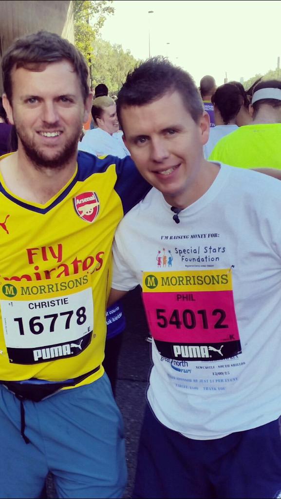 JDGyms's tweet photo. A massive well done to @JDGymsHull's manager Phil for smashing the #GreatNorthRun today, but letting @Mo_Farah win 😂 http://t.co/rlT1wFKGT7