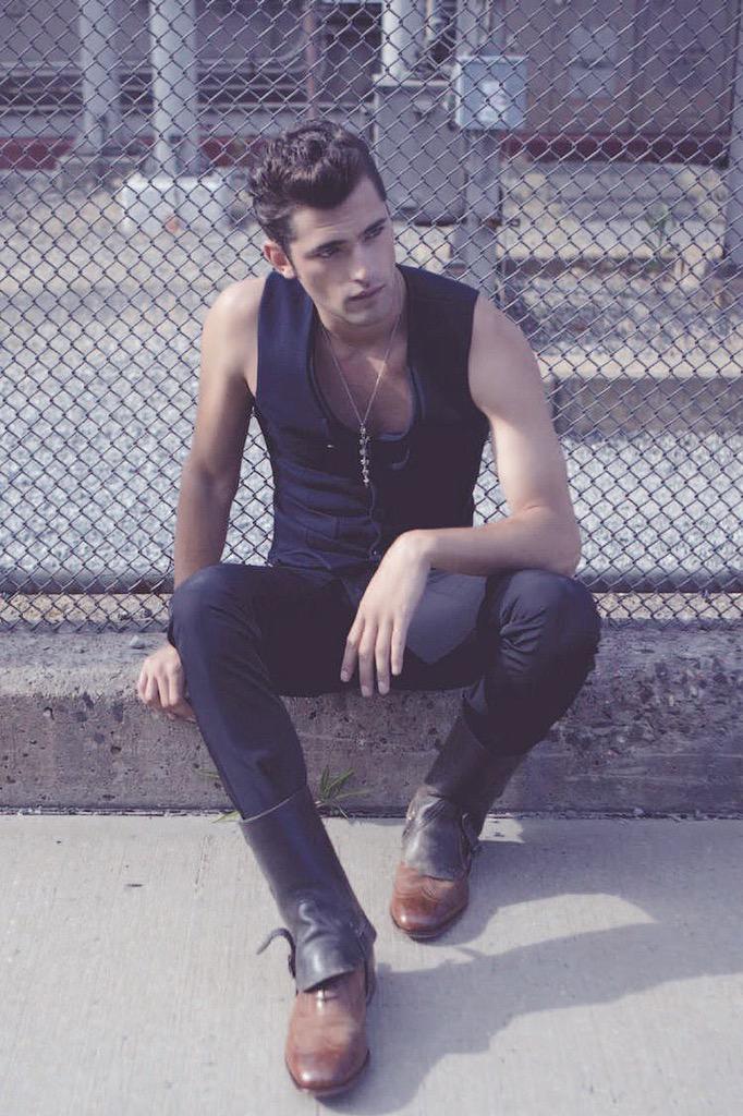 AzazelloP's tweet image. He's got nothing to lose. So, why not play the game? 
#SeducitveSunday