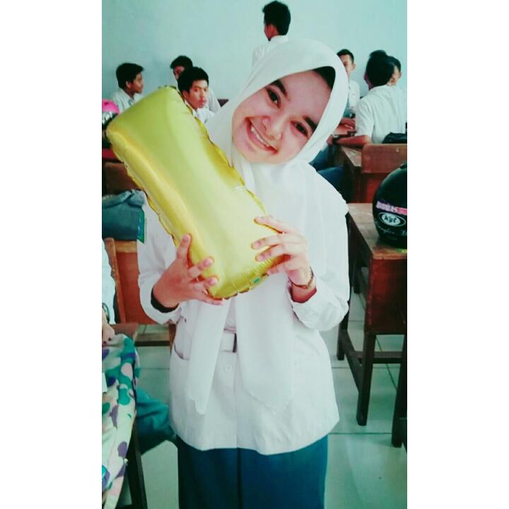 fahirahth's tweet photo. ntah knpa suka banget sama huruf ini "I" 😍 😂
luphluph dah sama huruf ini 😘 http://t.co/4geXLLOZ1y